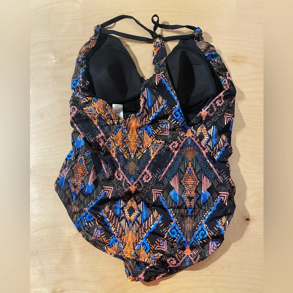 Time and Tru Multicolor Swimsuit 2X (20W-22W) (PQ)